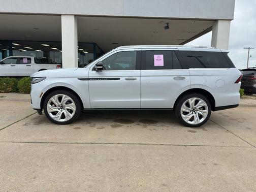 2025 Lincoln Navigator Black Label
