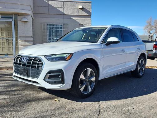 2024 Audi Q5 40 Premium Plus
