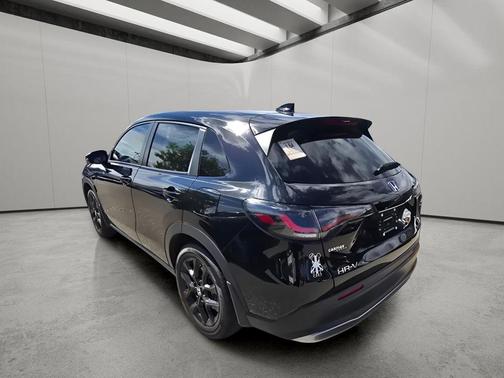Crystal Black Pearl 2024 Honda HR-V Sport