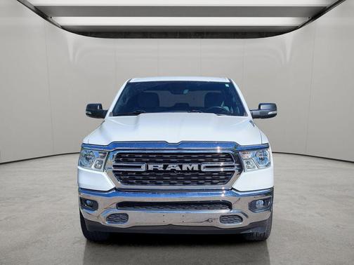 Bright White Clearcoat 2022 RAM 1500 Big Horn/Lone Star