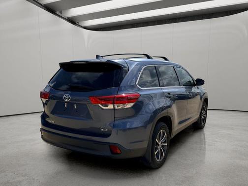 Shoreline Blue Pearl 2019 Toyota Highlander XLE