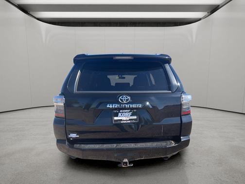 Midnight Black Metallic 2016 Toyota 4Runner SR5