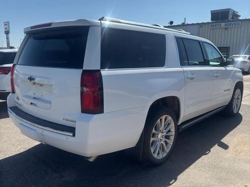 Summit White 2019 Chevrolet Suburban Premier