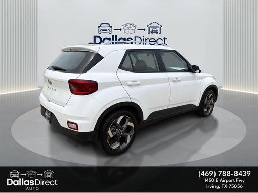 Lunar White 2024 Hyundai VENUE SEL