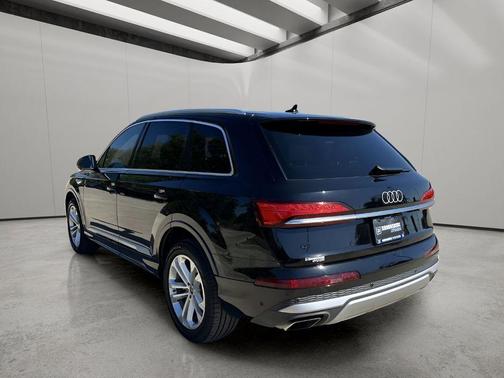 2025 Audi Q7 55 Premium Plus