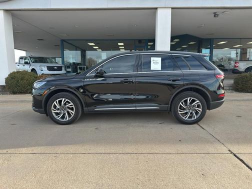 2025 Lincoln Corsair Premiere