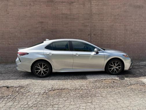 Celestial Silver Metallic 2024 Toyota Camry SE