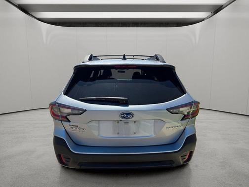 Ice Silver Metallic 2022 Subaru Outback Premium
