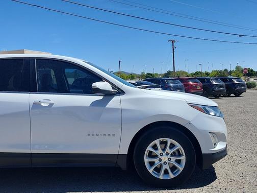 Iridescent Pearl Tricoat 2018 Chevrolet Equinox LT