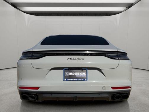 2022 Porsche Panamera 4 Platinum Edition