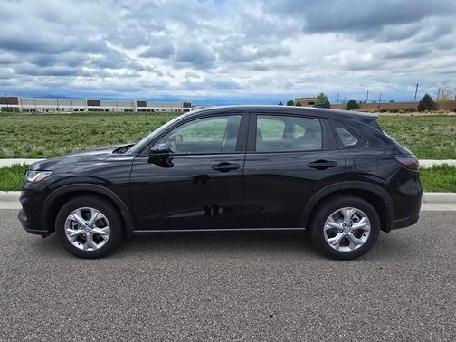 Crystal Black Pearl 2025 Honda HR-V LX