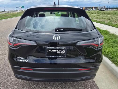 Crystal Black Pearl 2025 Honda HR-V LX