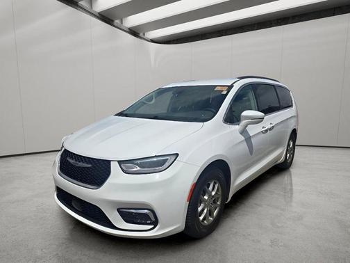 Bright White Clearcoat 2021 Chrysler Pacifica Touring