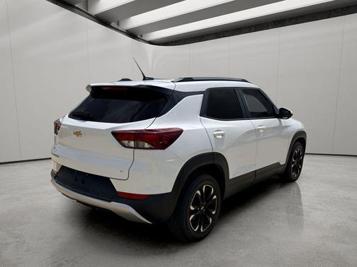 Summit White 2021 Chevrolet Trailblazer LT