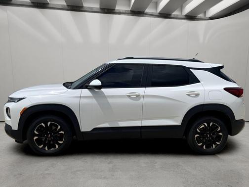 Summit White 2021 Chevrolet Trailblazer LT