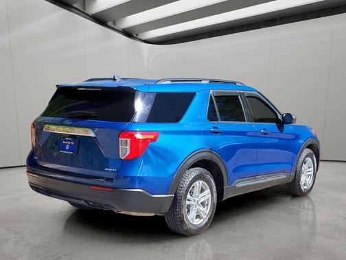Atlas Blue Metallic 2022 Ford Explorer XLT