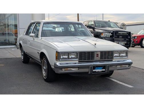 White 1985 Oldsmobile Cutlass Supreme Base