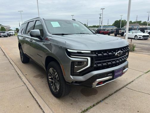 Sterling Gray Metallic 2025 Chevrolet Suburban 4WD Z71