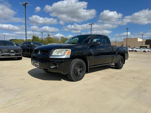 2007 Mitsubishi Raider LS