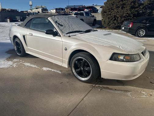 1999 Ford Mustang Base