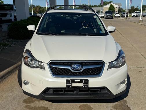 Crystal White Pearl 2015 Subaru XV Crosstrek 2.0i Limited