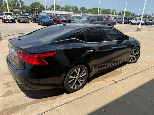 Super Black 2017 Nissan Maxima 3.5 Platinum