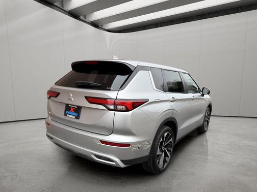 Alloy Silver Metallic 2024 Mitsubishi Outlander SE S-AWC