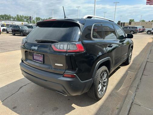 Diamond Black Crystal Pearlcoat 2019 Jeep Cherokee Latitude Plus
