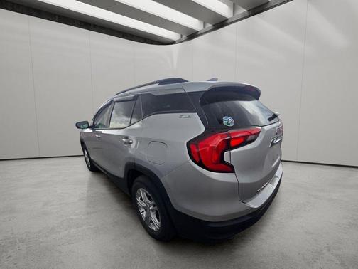 Quicksilver Metallic 2021 GMC Terrain SLE
