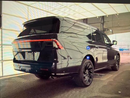 Starlight Gray Premium Colorant 2025 Lincoln Navigator Reserve