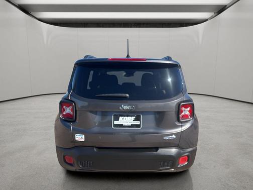 Granite Crystal Metallic Clearcoat 2017 Jeep Renegade Latitude