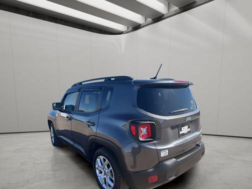 Granite Crystal Metallic Clearcoat 2017 Jeep Renegade Latitude
