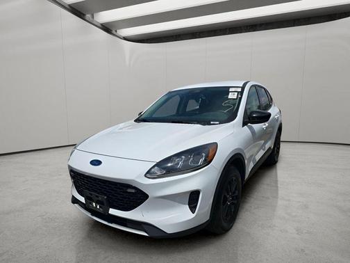 Oxford White 2020 Ford Escape SE