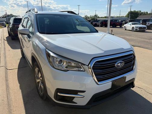 Crystal White Pearl 2022 Subaru Ascent Premium 8-Passenger