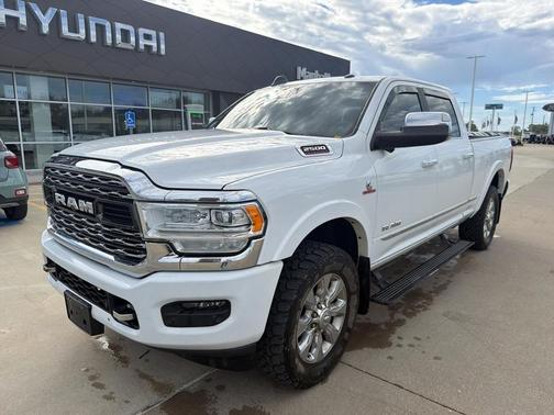 Bright White Clearcoat 2019 RAM 2500 Limited Crew Cab 4x4 6'4' Box