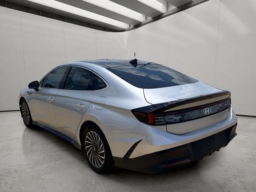 Aero Silver 2024 Hyundai SONATA Hybrid Limited