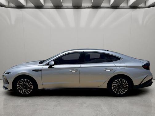 Aero Silver 2024 Hyundai SONATA Hybrid Limited