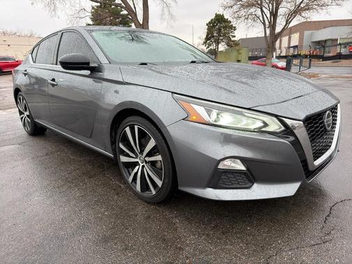 2020 Nissan Altima SR FWD