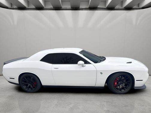 Bright White Clearcoat 2016 Dodge Challenger SRT Hellcat