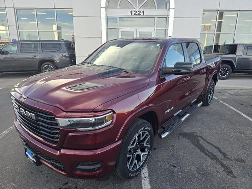 Delmonico Red Pearlcoat 2025 RAM 1500 Laramie