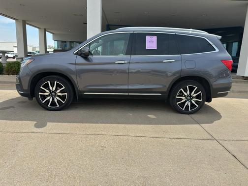 Modern Steel Metallic 2019 Honda Pilot Elite