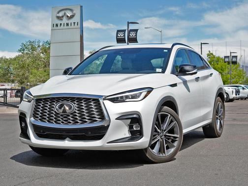 White 2023 INFINITI QX55 ESSENTIAL