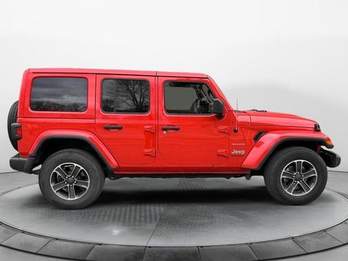 2023 Jeep Wrangler 4-Door Sahara