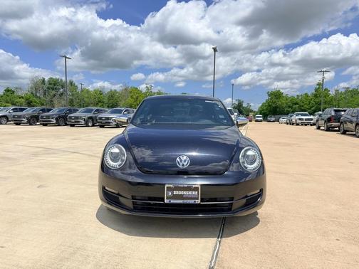 Deep Black Pearl Metallic 2013 Volkswagen Beetle 2.5L Fender Edition