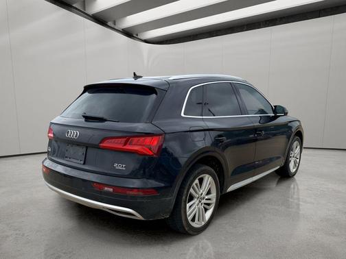 Mythos Black Metallic 2018 Audi Q5 2.0T Premium Plus