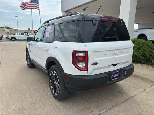 Oxford White 2024 Ford Bronco Sport Outer Banks