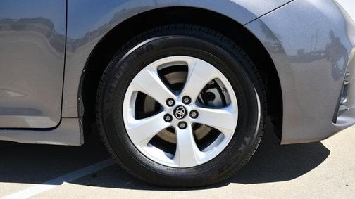 Predawn Gray Mica 2020 Toyota Sienna LE