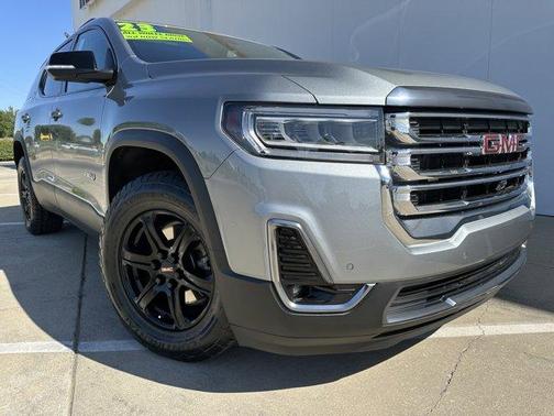2023 GMC Acadia AT4