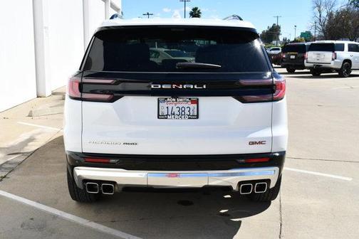 2025 GMC Acadia Denali
