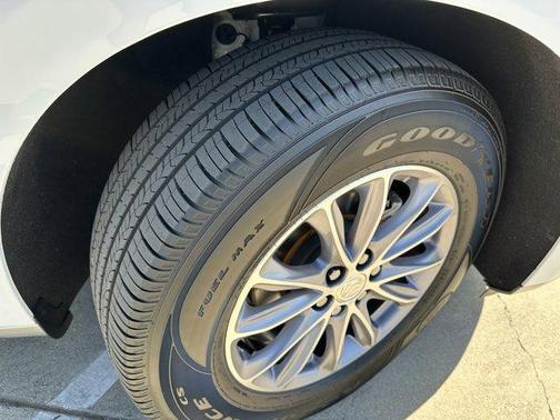 2022 Buick Enclave Essence